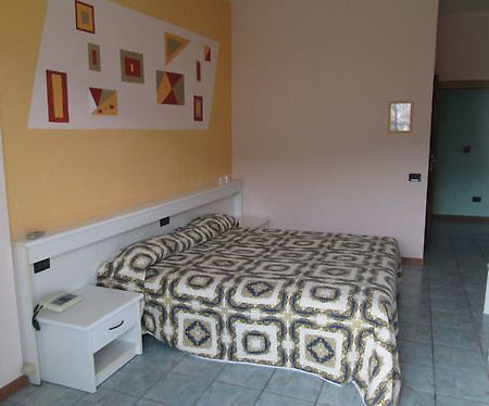 Hotel Stazione Паратико Экстерьер фото