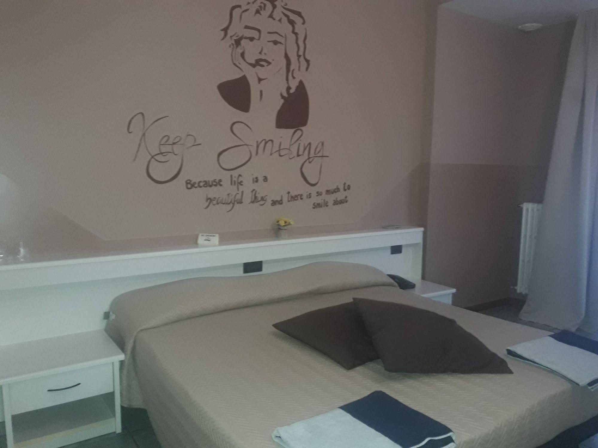 Hotel Stazione Паратико Экстерьер фото